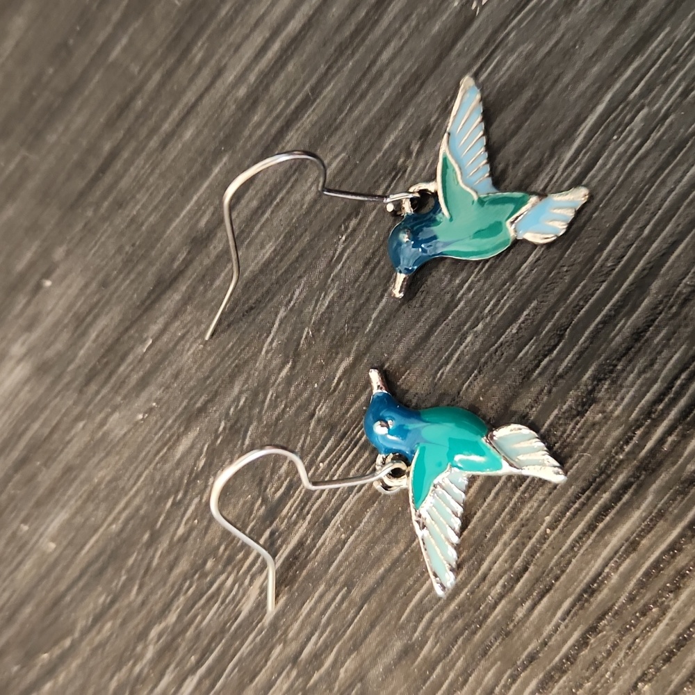 NWOT Hummingbird drop earrings
